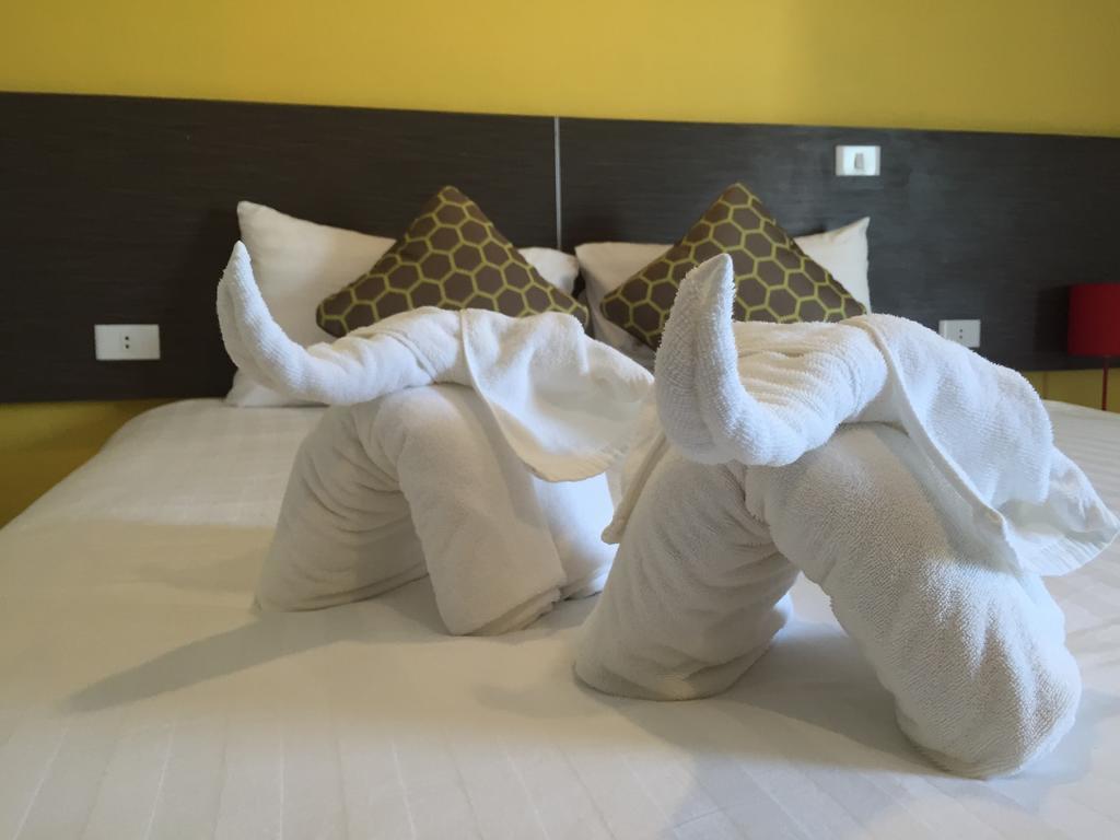 The Rich Hotel Ubonratchathani Ubonratcsathani Kültér fotó